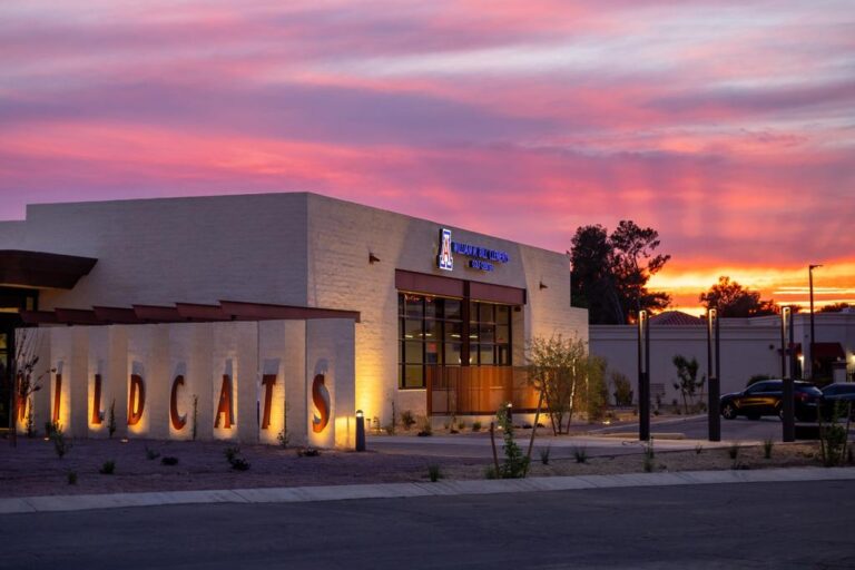 Clements Golf Facility / U of A Golf Practice Facility